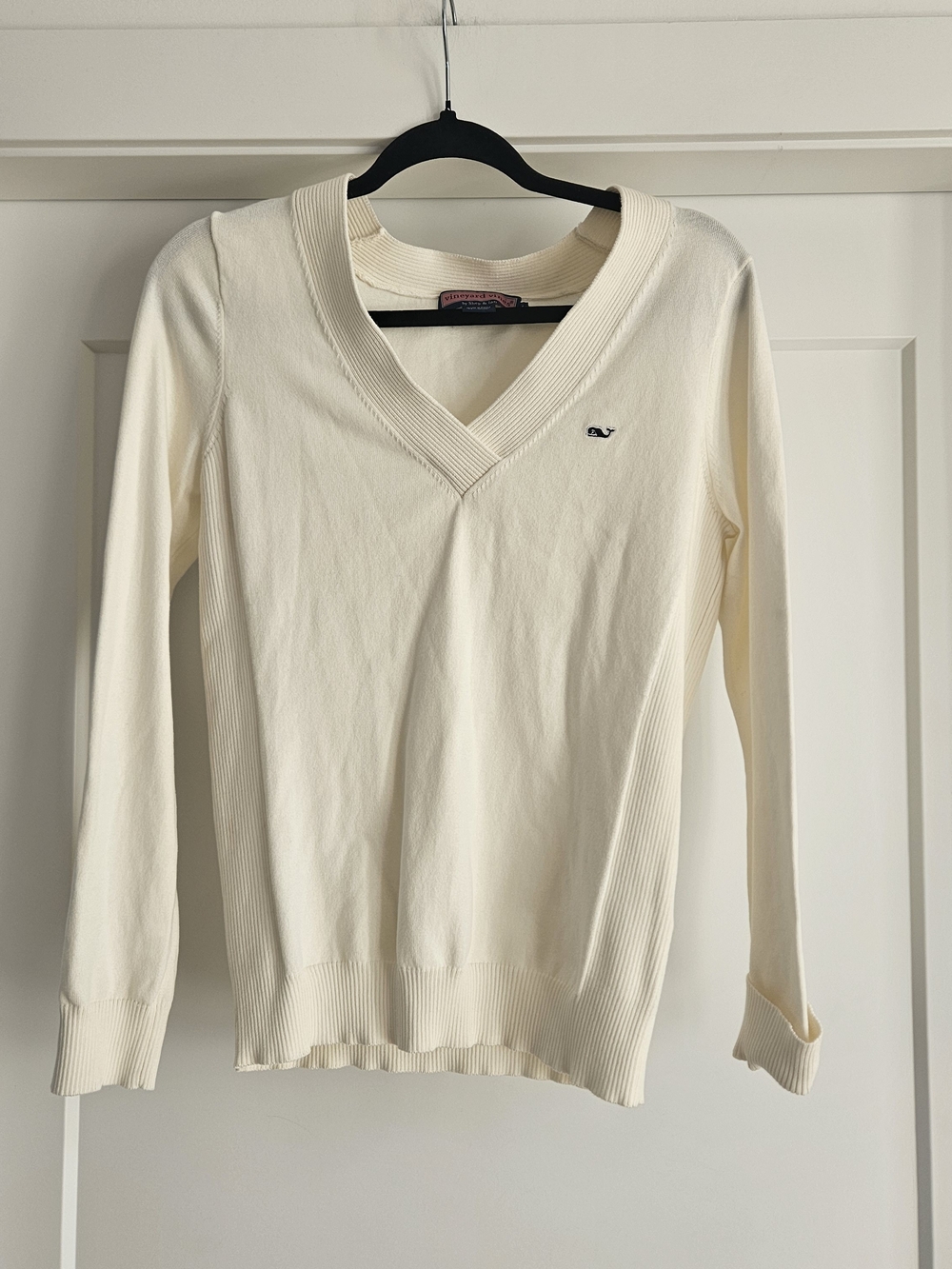 Vineyard Vines Cream V-Neck Sweater - Women's Medium